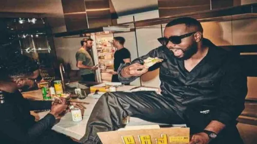 Gims et ses pizzas FYA sont arrivées à Lille !